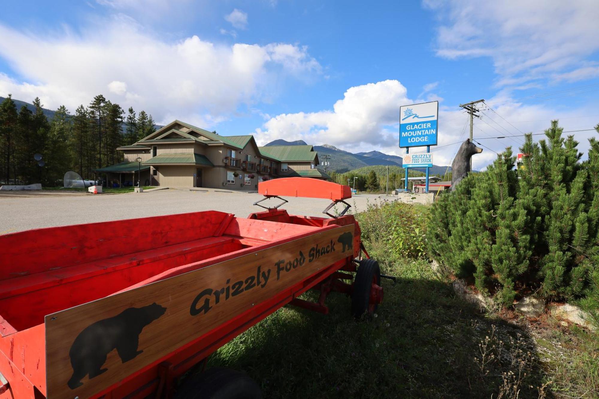 Glacier Mountain Lodge بلو ريفر المظهر الخارجي الصورة
