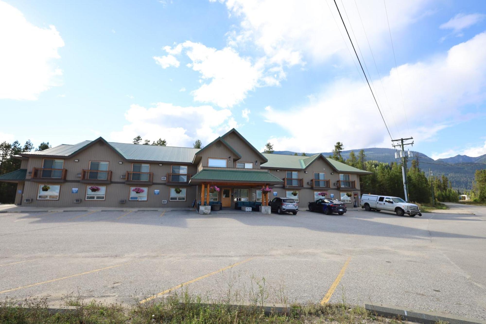 Glacier Mountain Lodge بلو ريفر المظهر الخارجي الصورة