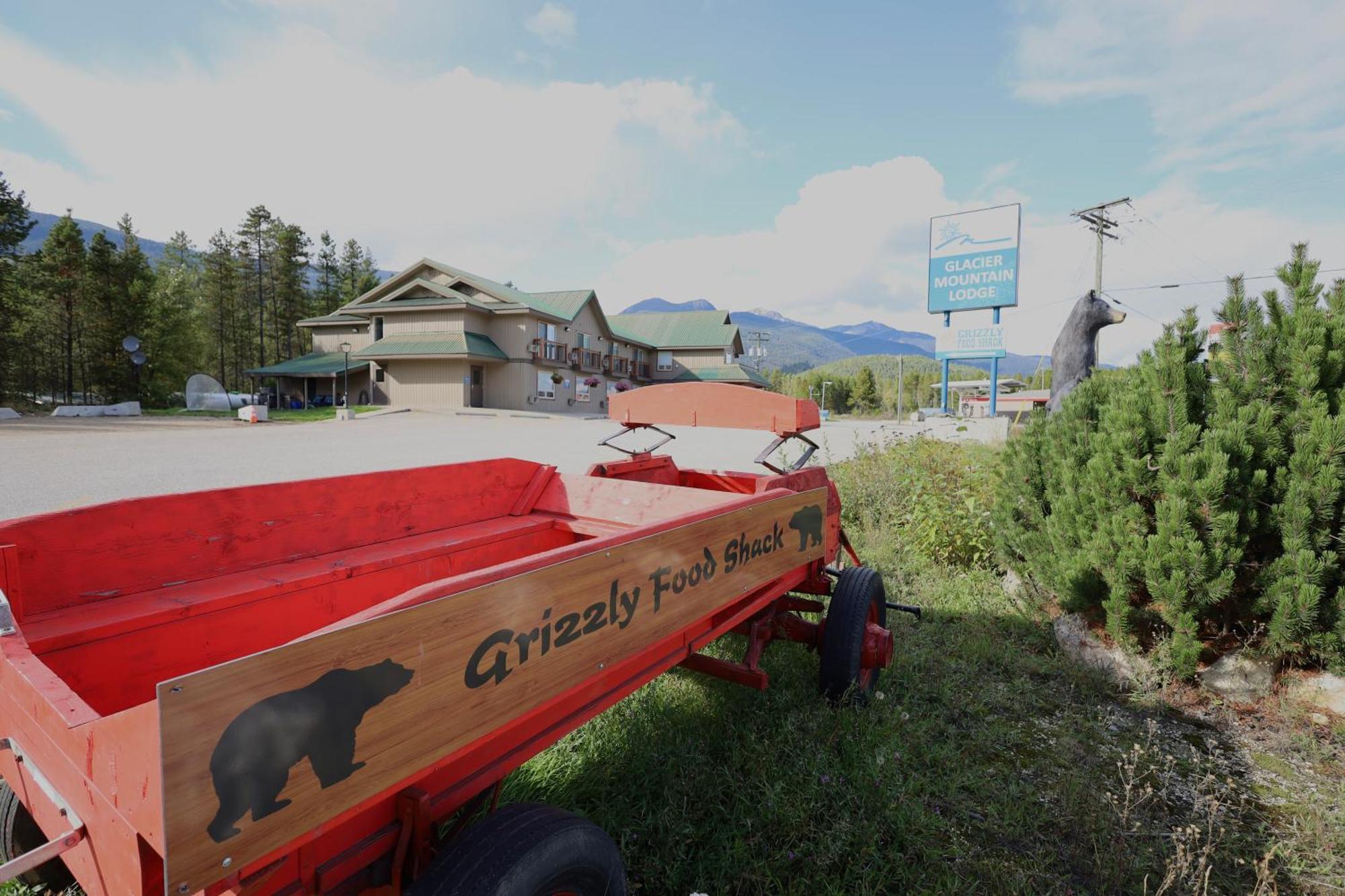 Glacier Mountain Lodge بلو ريفر المظهر الخارجي الصورة