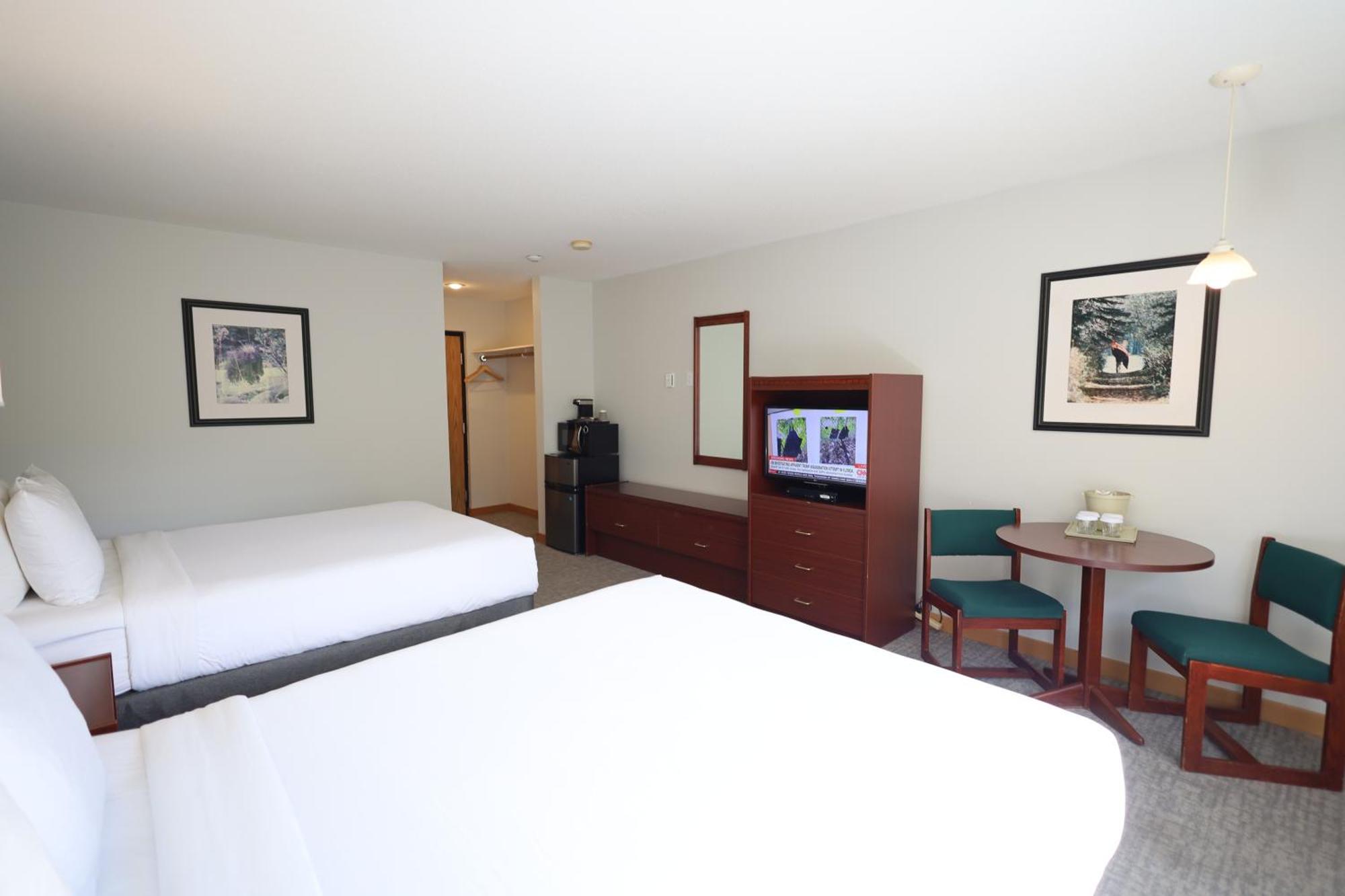 Glacier Mountain Lodge بلو ريفر المظهر الخارجي الصورة